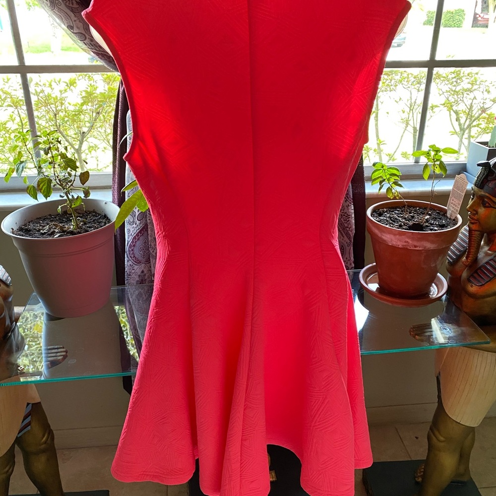 Pretty pink dress in a size 10.
